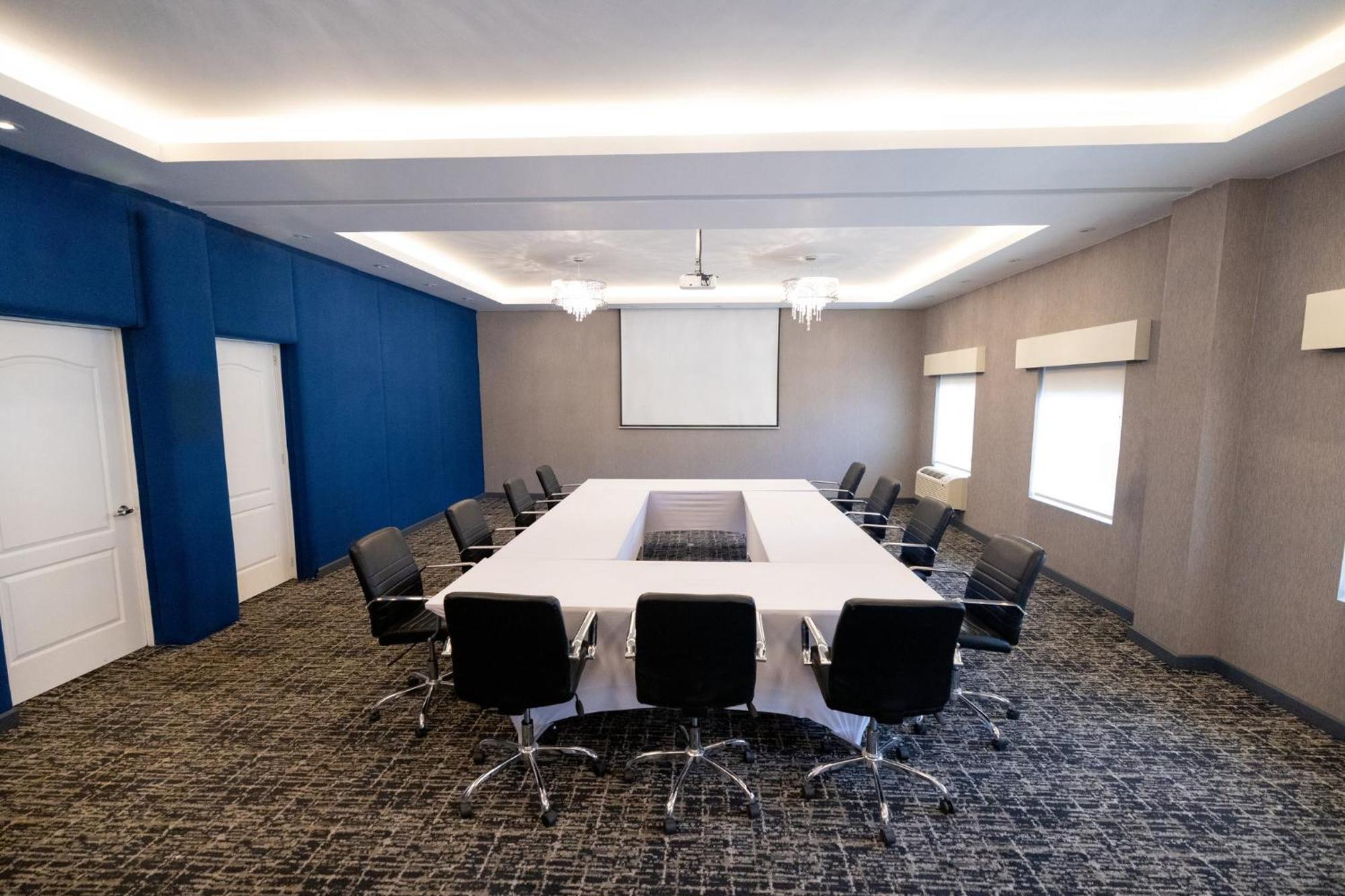 Voco Saltillo Suites By Ihg 외부 사진